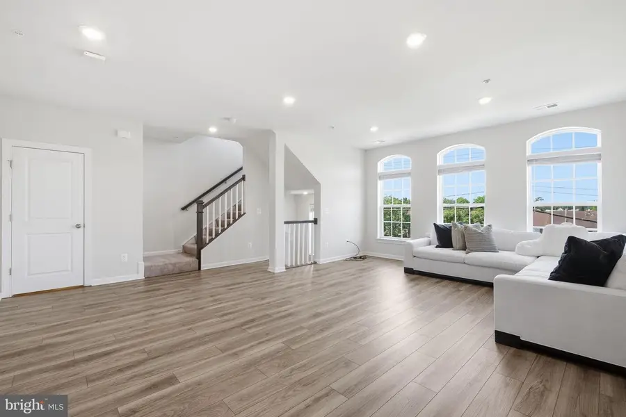 5604 Lanteen St, Lanham, MD 20706 - #3