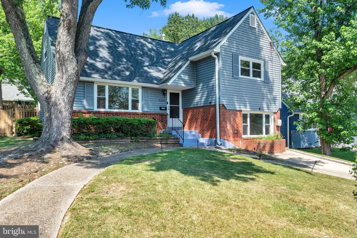 6004 Mustang Pl, Riverdale, MD 20737 - #1