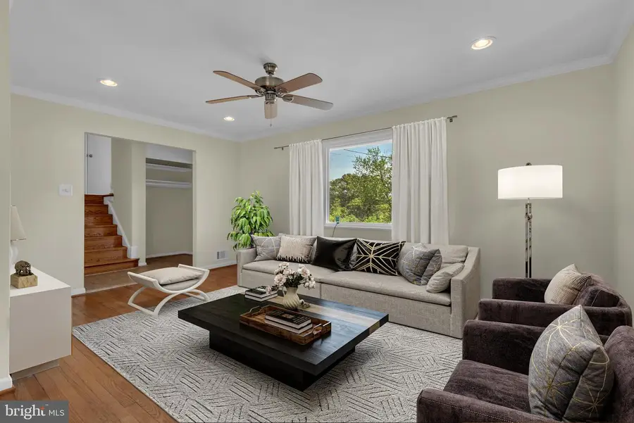 6004 Mustang Pl, Riverdale, MD 20737 - #2