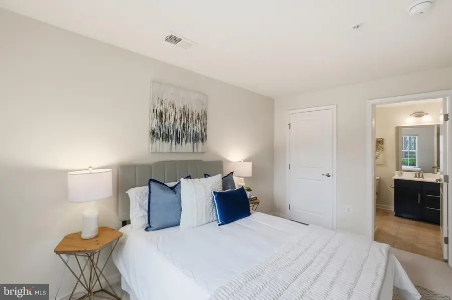 8202 N Channel Dr, Greenbelt, MD 20770 - #3
