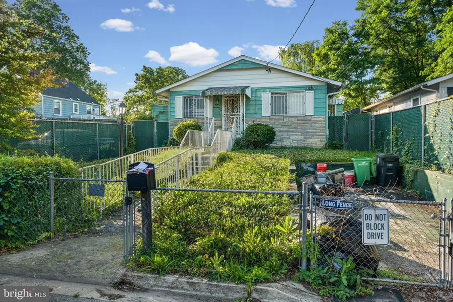 806 Clovis Ave, Capitol Heights, MD 20743 - #3