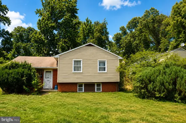 9502 Van Buren St, LANHAM, MD 20706