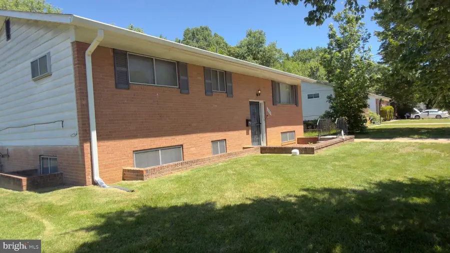 6000 Ladd Rd, Suitland, MD 20746 - #2