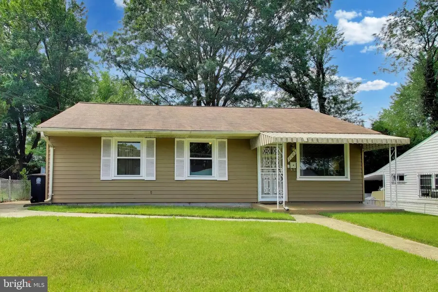 1105 Wentworth Dr, Oxon Hill, MD 20745 - #3