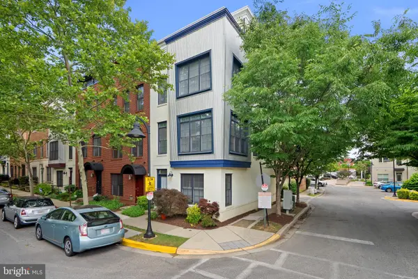 5601 44th Ave, HYATTSVILLE, MD 20781
