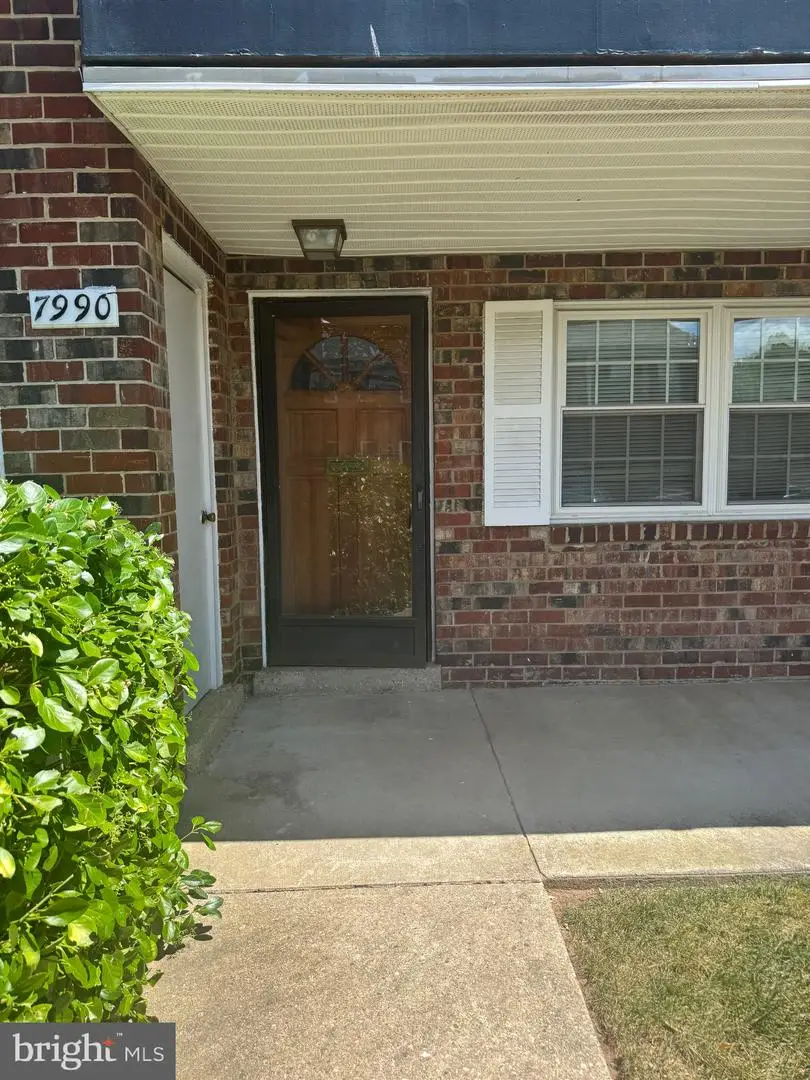 7990 Lakecrest Dr, Greenbelt, MD 20770 - #1