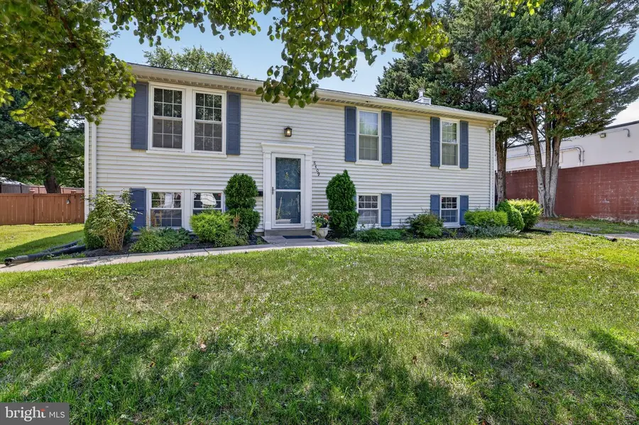 8409 Locust Grove Dr, Laurel, MD 20707 - #2