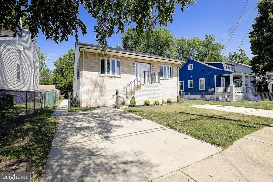 4526 41st Ave, Brentwood, MD 20722 - #2