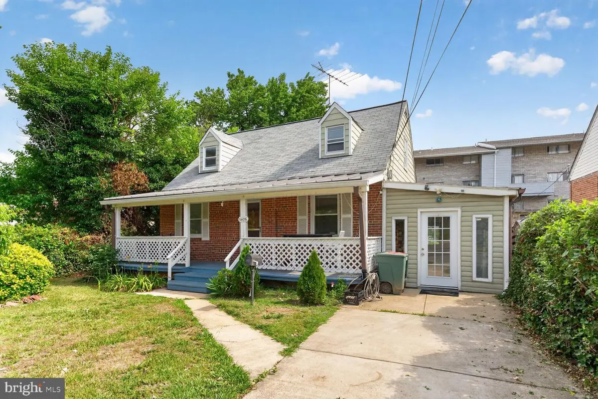 5406 Spring Ln, Hyattsville, MD 20781 - #1