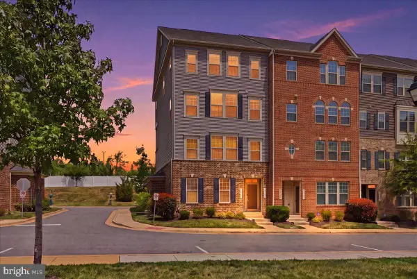 10102 Dorsey Ln, LANHAM, MD 20706