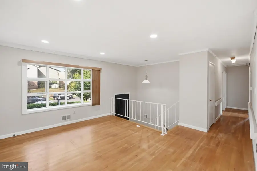 23 Daimler Dr, Capitol Heights, MD 20743 - #3