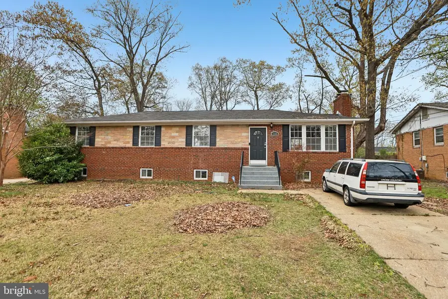 5608 Eastwood Ct, Clinton, MD 20735 - #2