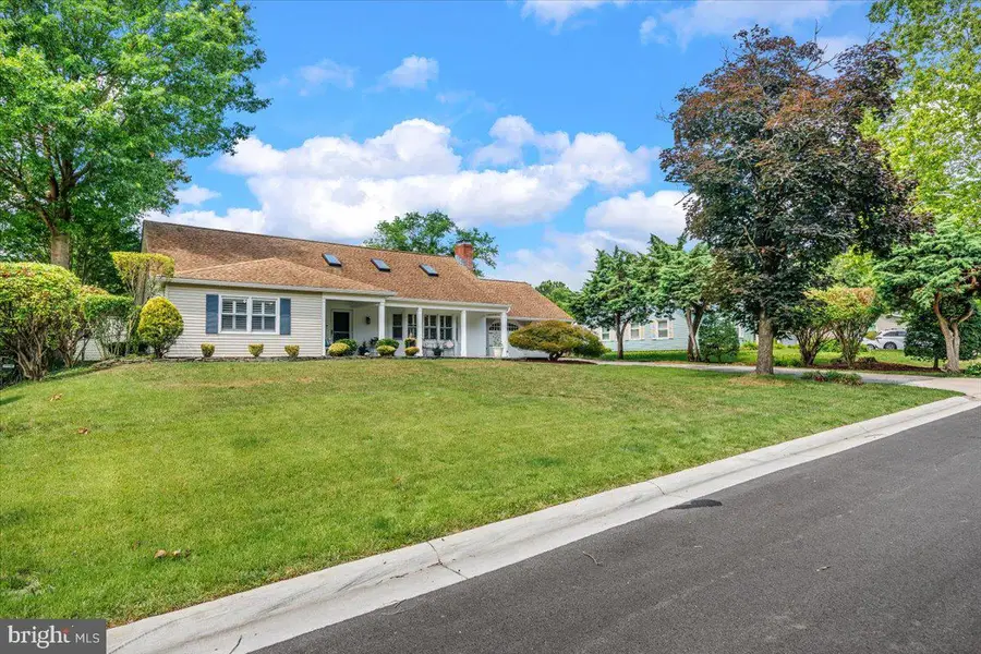12127 Long Ridge Ln, Bowie, MD 20715 - #2
