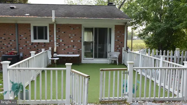 8610 Croom Rd, UPPER MARLBORO, MD 20772