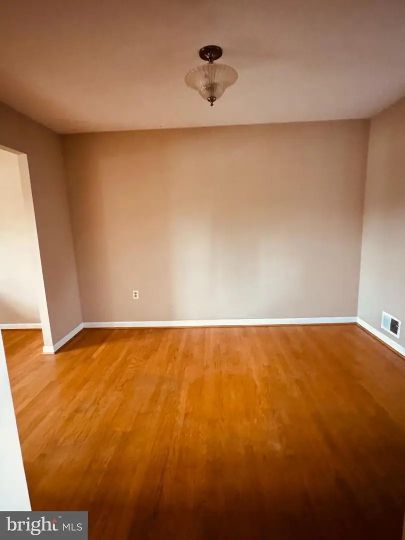 5204 Larwin Ct, Temple Hills, MD 20748 - #3