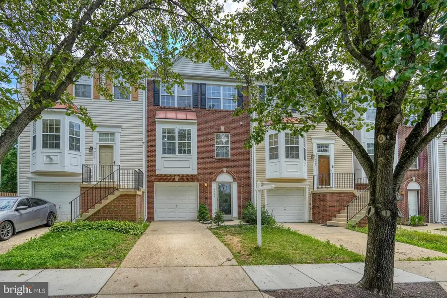 9909 Royal Commerce Pl, Upper Marlboro, MD 20774 - #2