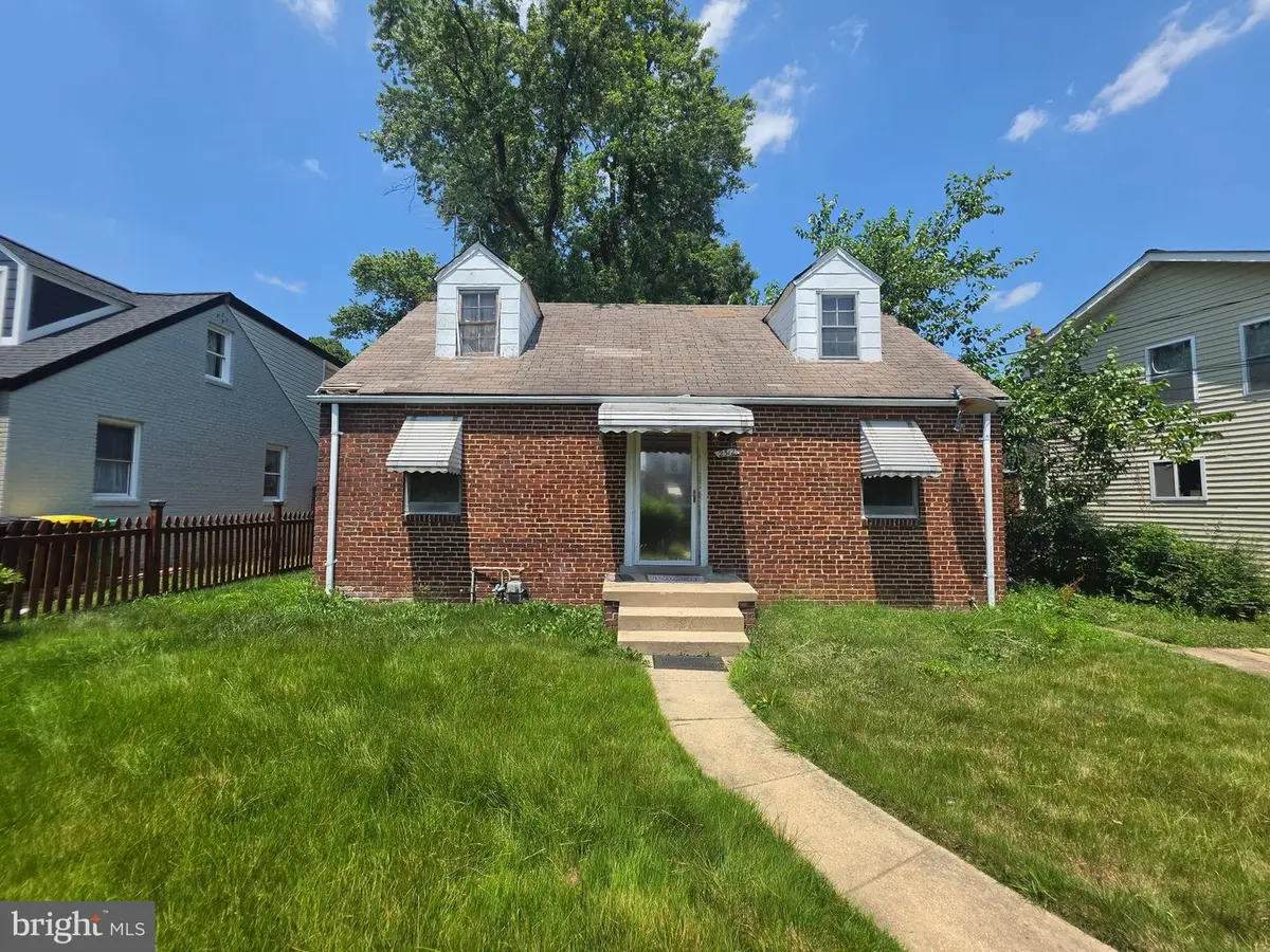2312 Amherst Rd, Hyattsville, MD 20783 - #1