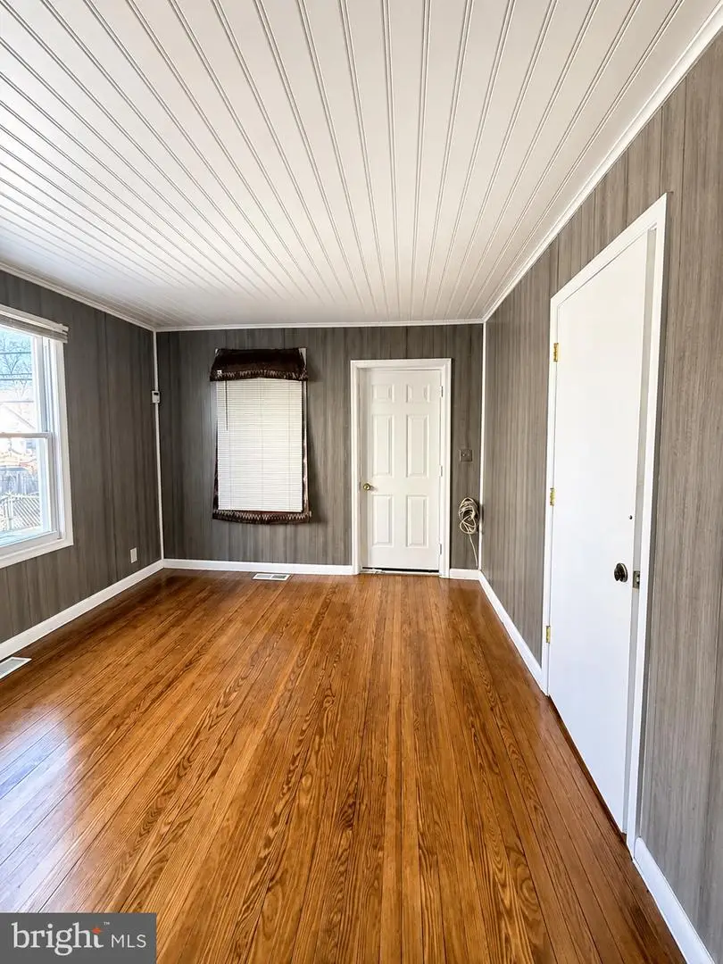 5016 Emo St, Capitol Heights, MD 20743 - #2