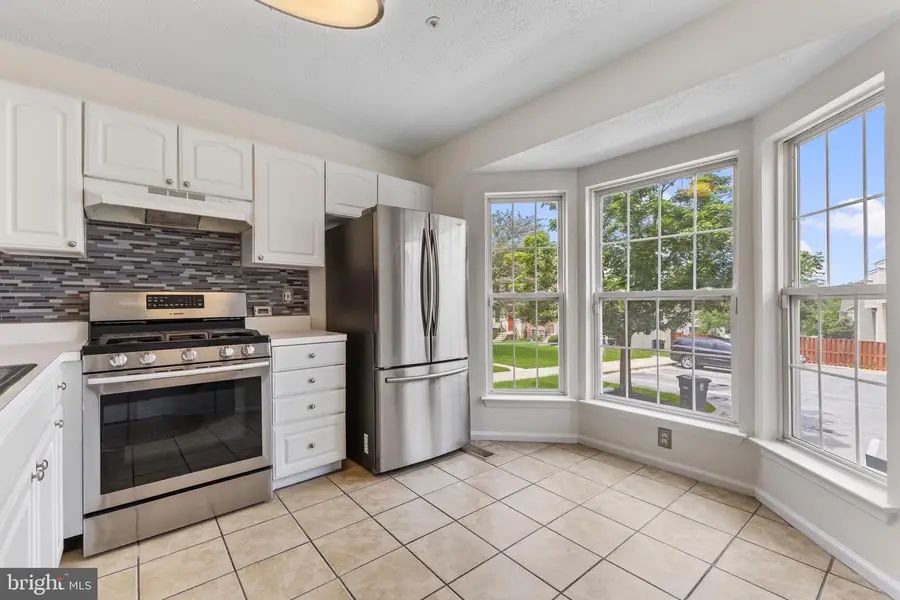 2049 S Anvil Ln, Temple Hills, MD 20748 - #2
