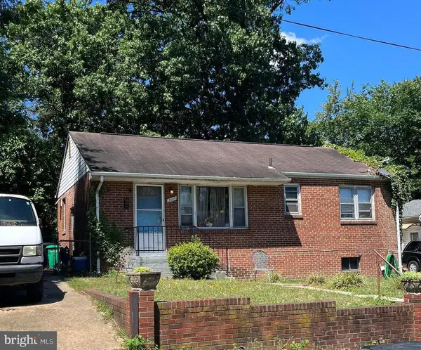 5004 59th Ave, HYATTSVILLE, MD 20781