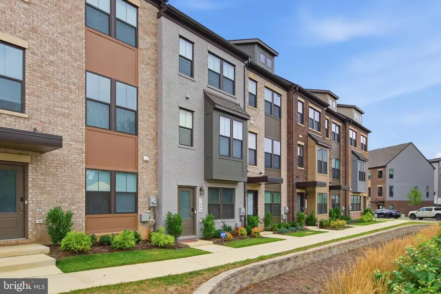 3469 Carnaby St, Hyattsville, MD 20782 - #2