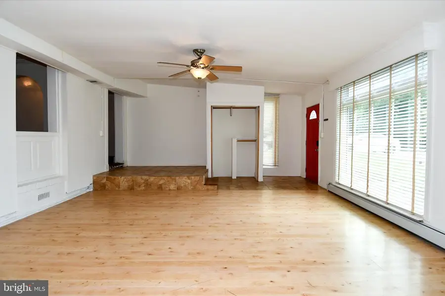 301 Loureiro Ln, Oxon Hill, MD 20745 - #2