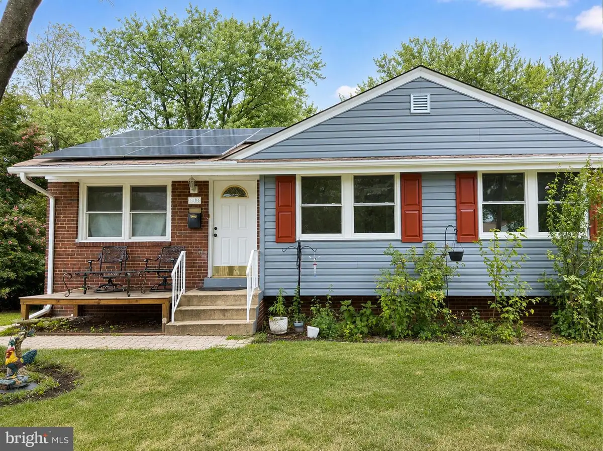 6806 Beacon Pl, Riverdale, MD 20737 - #1