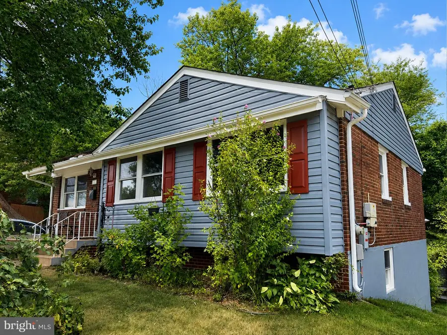 6806 Beacon Pl, Riverdale, MD 20737 - #2
