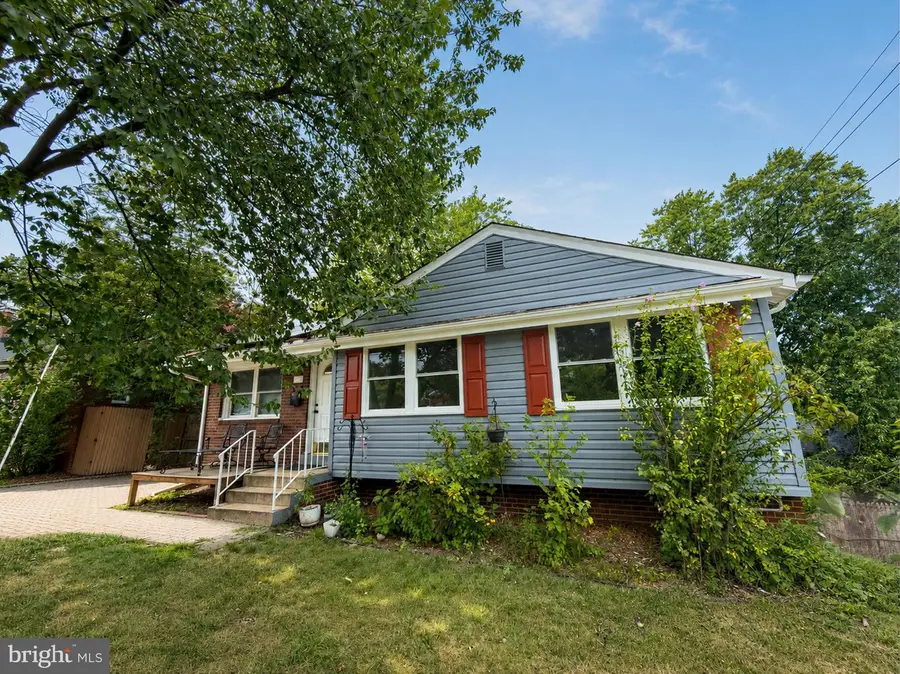 6806 Beacon Pl, Riverdale, MD 20737 - #3