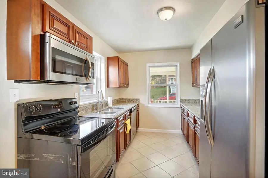 6300 Longfellow St, Riverdale, MD 20737 - #2