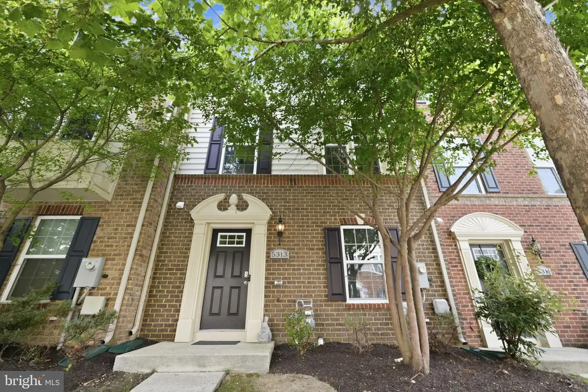 5313 Settling Pond Ln, Greenbelt, MD 20770 - #1