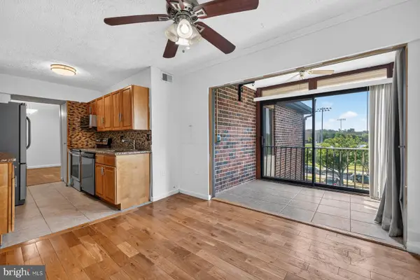 7716 Hanover Pkwy #304, GREENBELT, MD 20770