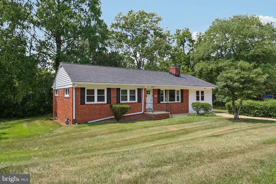 9203 Wellington Ct, Lanham, MD 20706 - #2