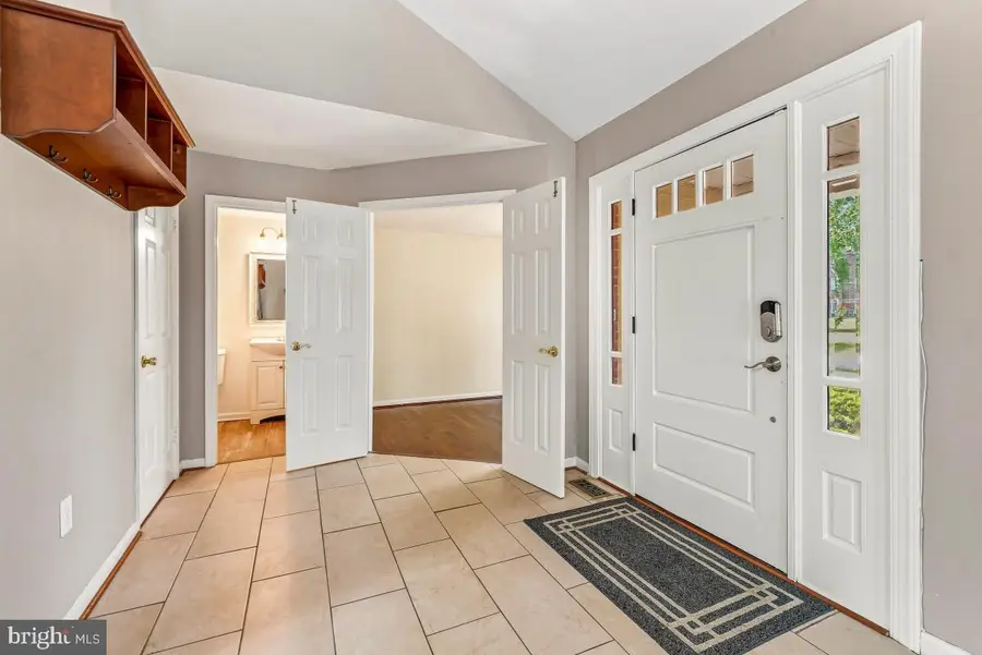 425 Rosier Rd, Fort Washington, MD 20744 - #3