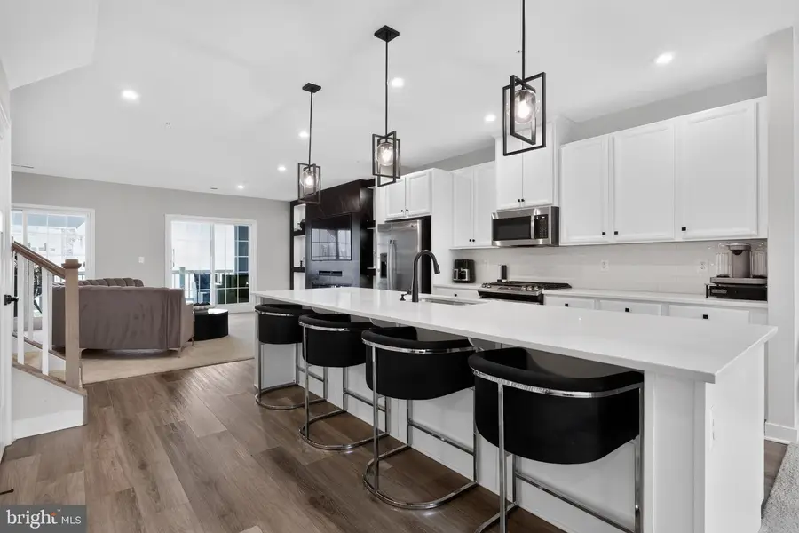 10844 Presidential Pkwy, Upper Marlboro, MD 20772 - #3