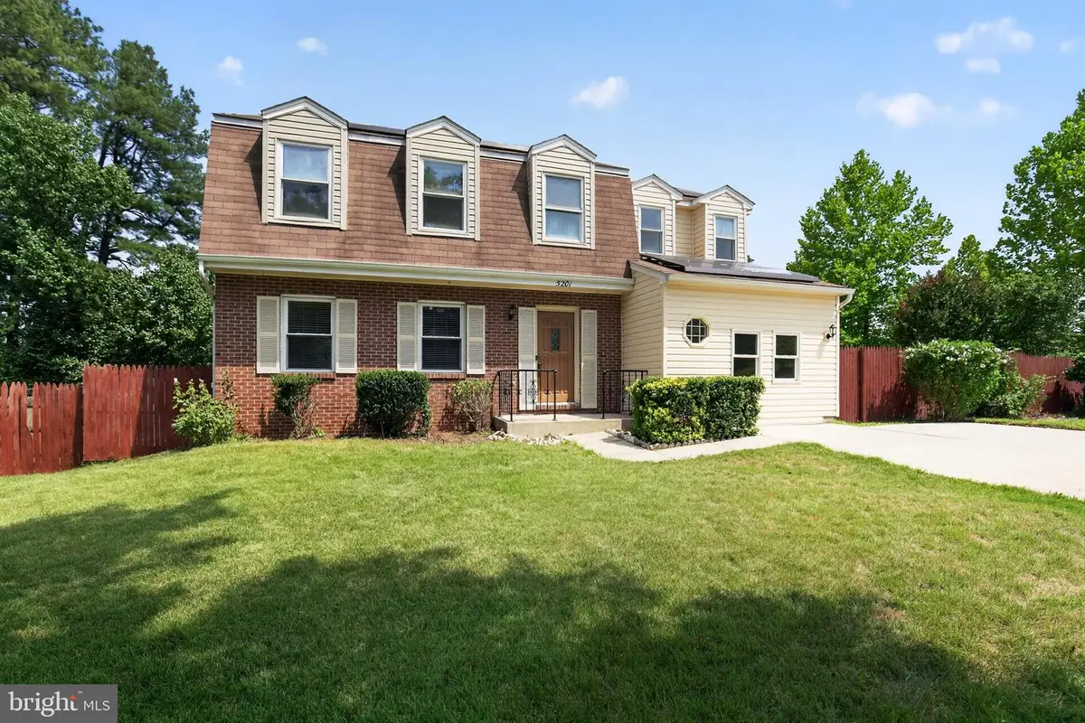 5201 Aldershot Dr, Lanham, MD 20706 - #1