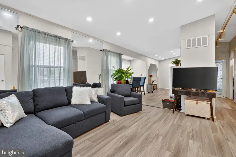 221 Seneca Dr, Oxon Hill, MD 20745 - #3