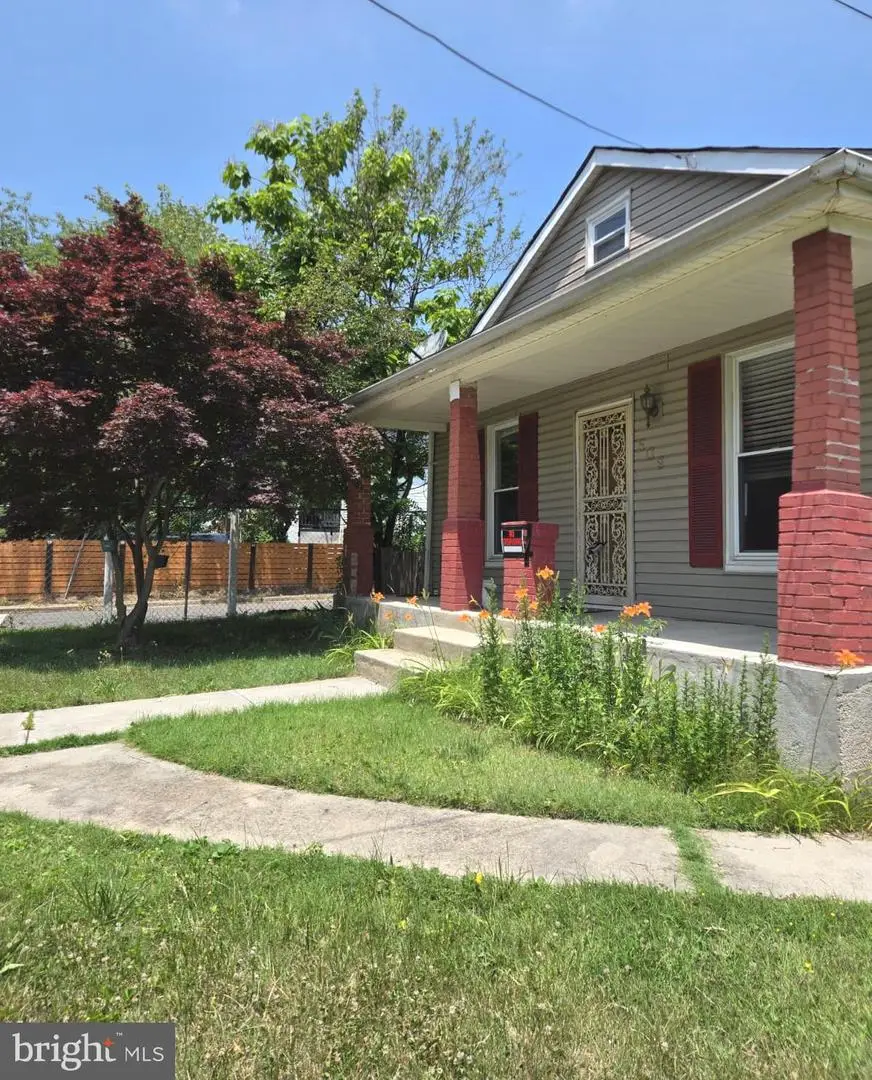 809 Eastern Ave, Fairmount Heights, MD 20743 - #2