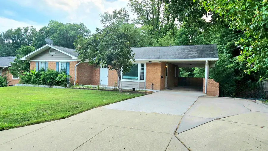 10928 Pleasant Acres Dr, Hyattsville, MD 20783 - #2