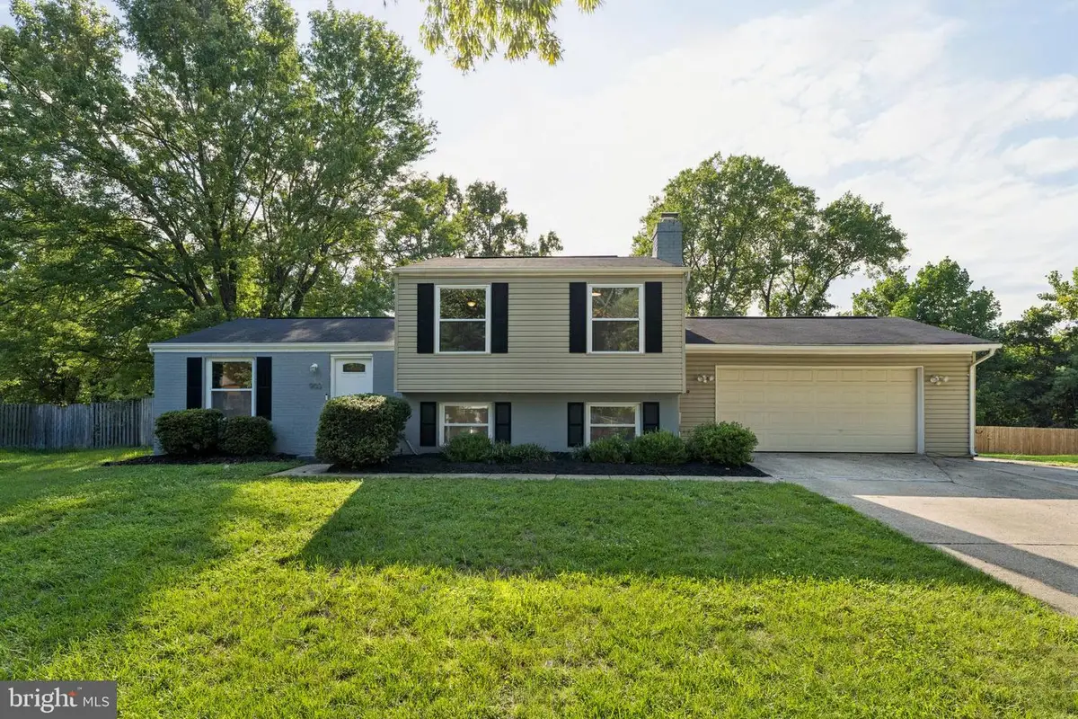 903 Castlewood Dr, Upper Marlboro, MD 20774 - #1