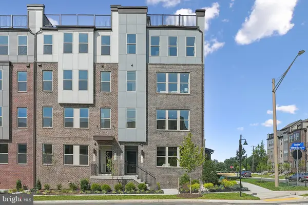 6681 Belcrest Rd, HYATTSVILLE, MD 20782