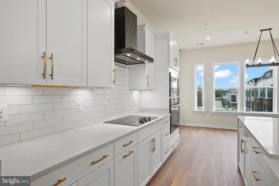 6681 Belcrest Rd, Hyattsville, MD 20782 - #3