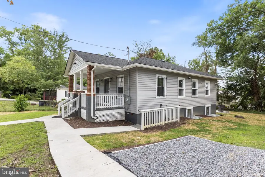 915 Eastern Ave Ne, Capitol Heights, MD 20743 - #2