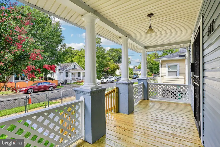 517 68th St, Capitol Heights, MD 20743 - #2