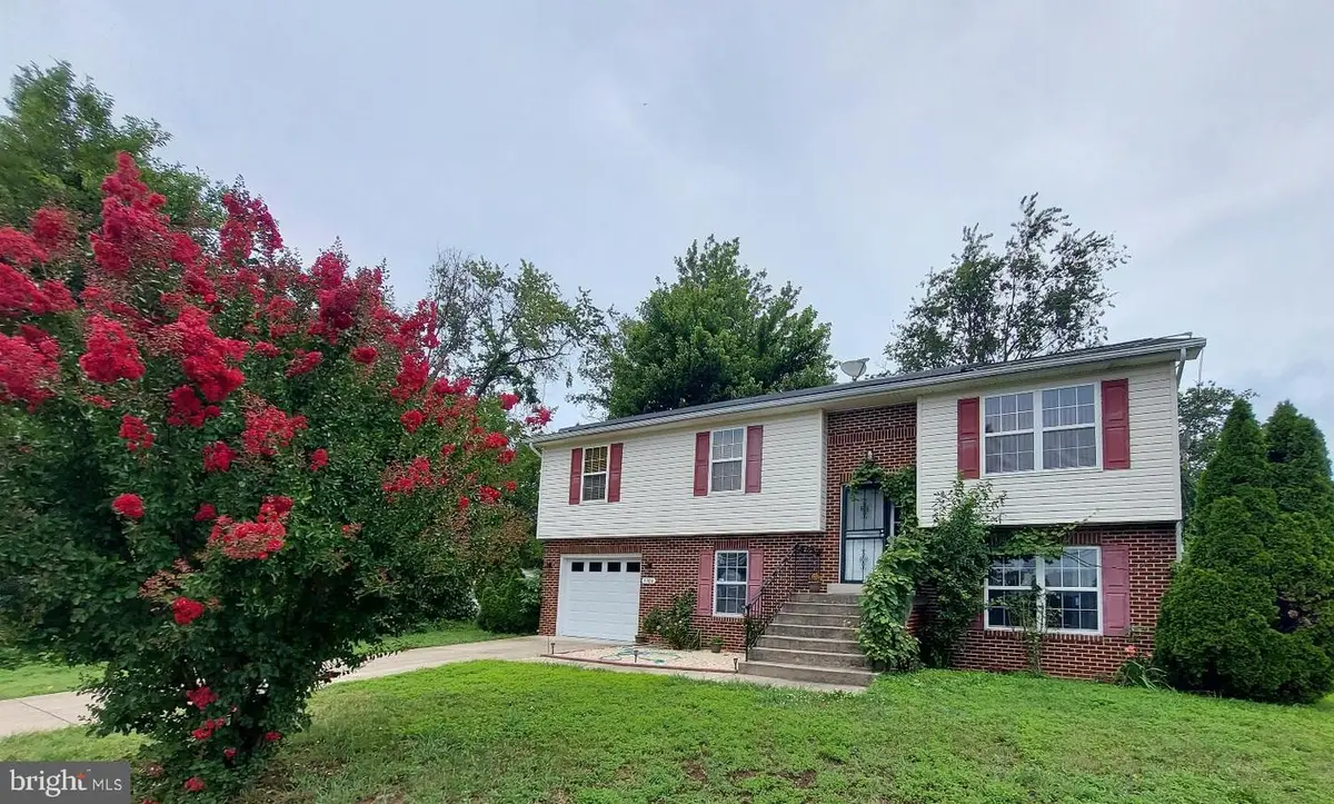 8904 Ballard Ln, Clinton, MD 20735 - #1