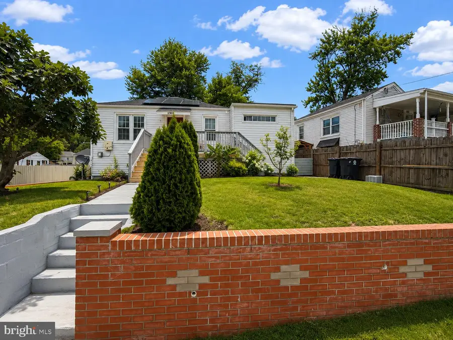 1209 Chapel Oaks Dr, Capitol Heights, MD 20743 - #2
