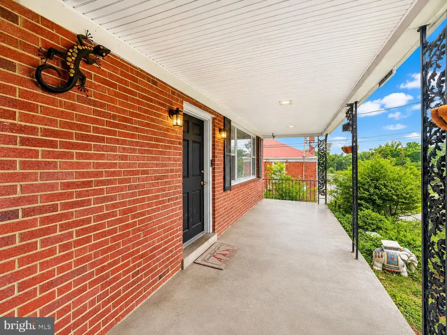 6213 Joyce Dr, Temple Hills, MD 20748 - #2