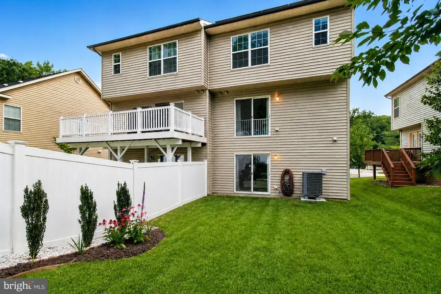 1052 Owens Rd, Oxon Hill, MD 20745 - #2