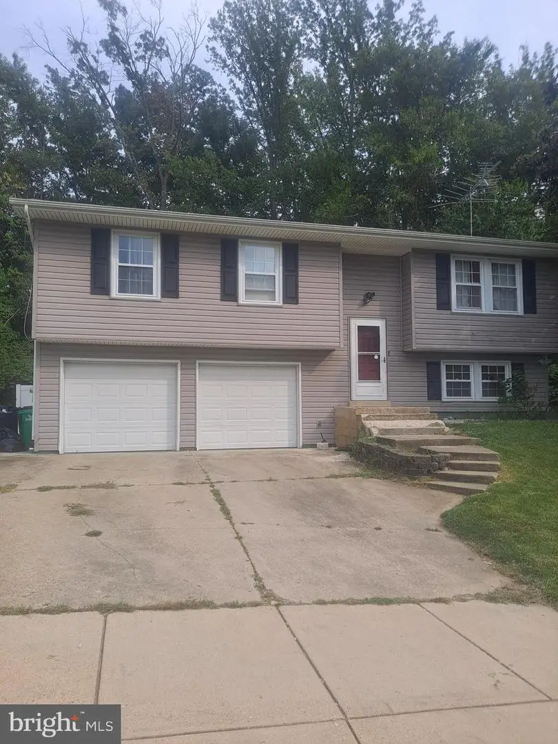 10306 Queen Elizabeth Dr, Upper Marlboro, MD 20772 - #2