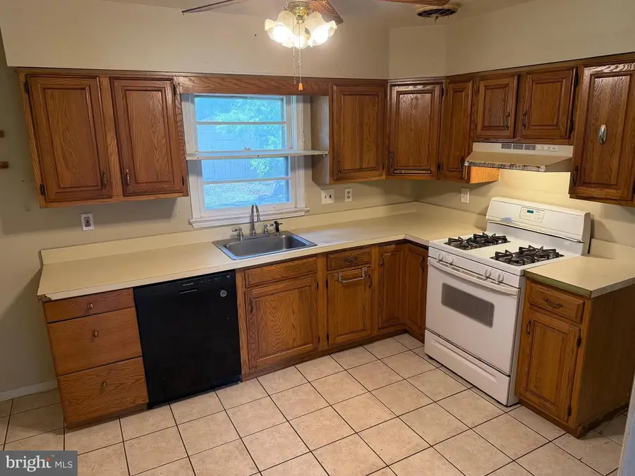 9309 Tuckerman St, Lanham, MD 20706 - #3